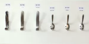 91122 - věšák kloboukový / satén chrom